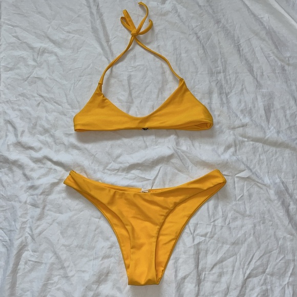 Set of 3 Yellow Bikinis - Picture 2 of 9
